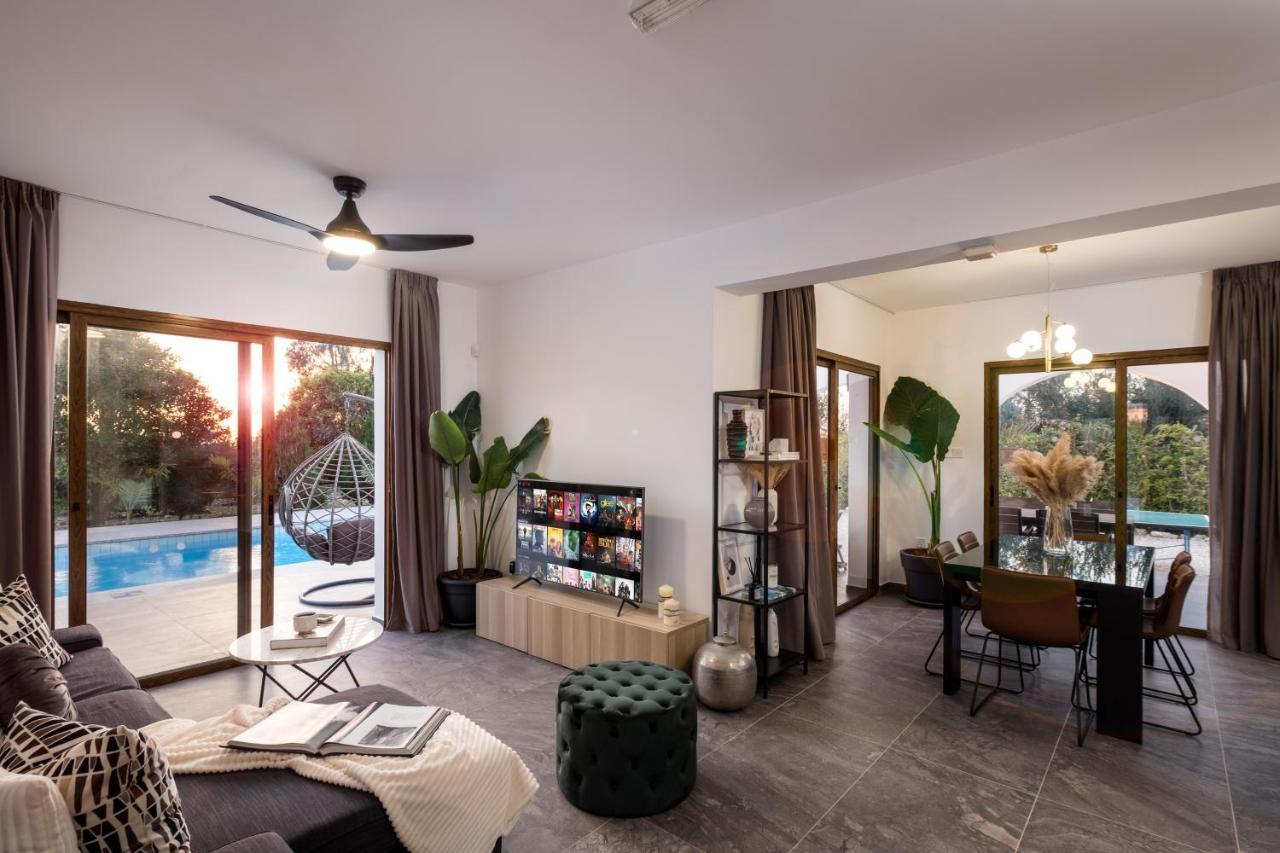 Cocoon Luxury Villa In Coral Bay-3 Min To Beach Peyia Exterior foto